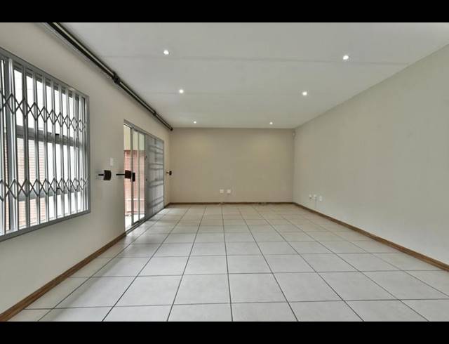 3 BEDROOM TOWNHOUSE FOR SALE IN HONEYDEW MANOR